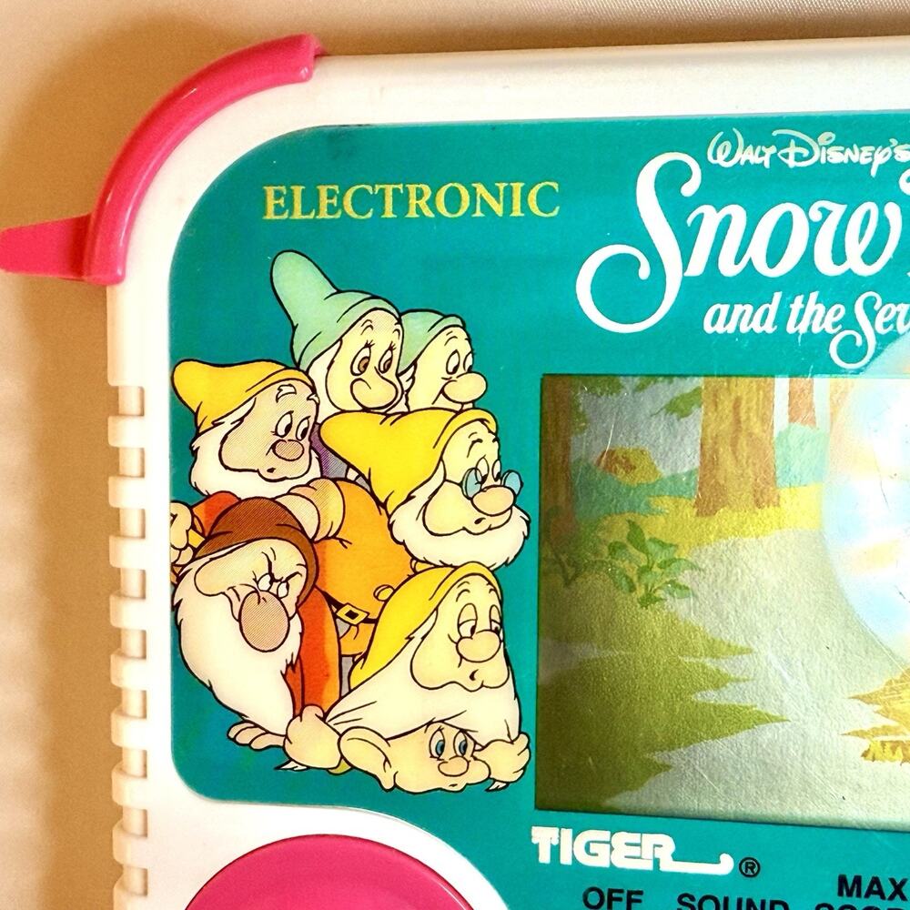 Vintage Tiger Snow White & Seven Dwarfs Electronic Handheld LCD Game Tested - Picture 3 of 7